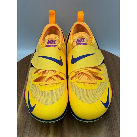 Athletic_Shoes